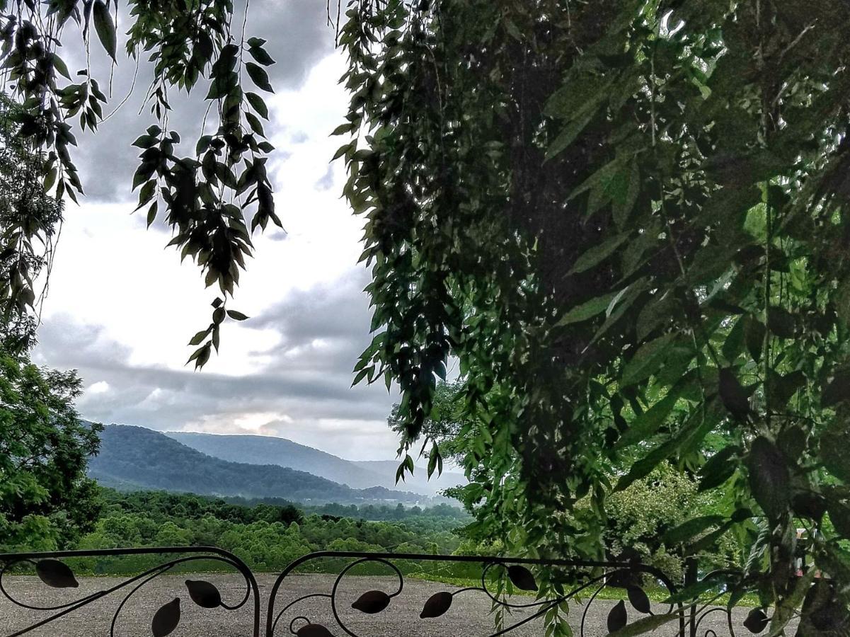 Blue Ridge Manor Bed And Breakfast Fancy Gap ภายนอก รูปภาพ